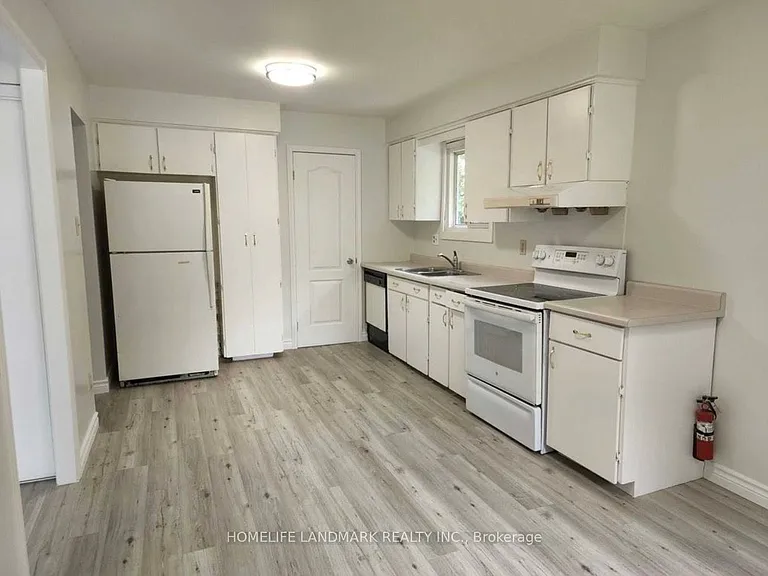 45 Scotchmere Cres — Photo 3