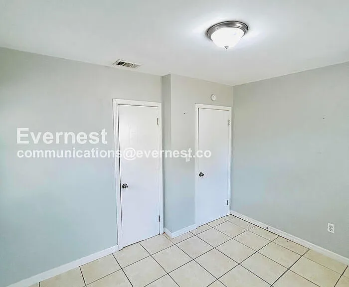 3019 W Meadow St — Photo 11