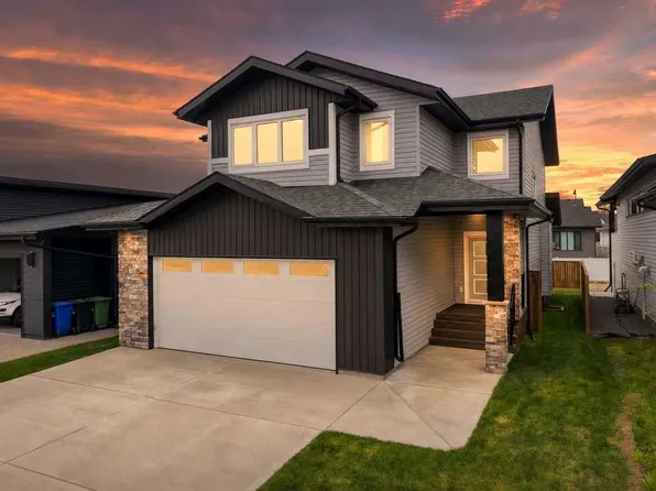 38 NE Lindman Ave, Red Deer, AB T4R 0S5