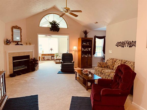 3rd image of 9076 Timberbrook Ln Unit A