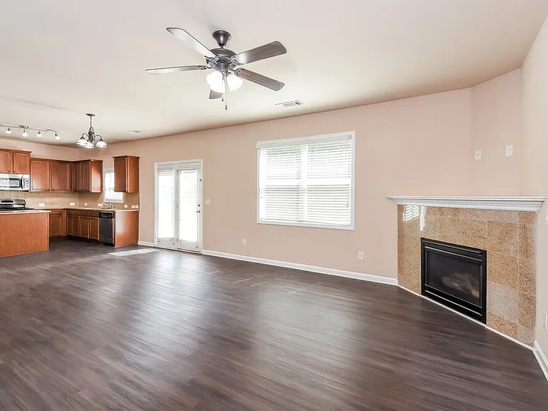 741 Collingsworth Ln — Photo 5