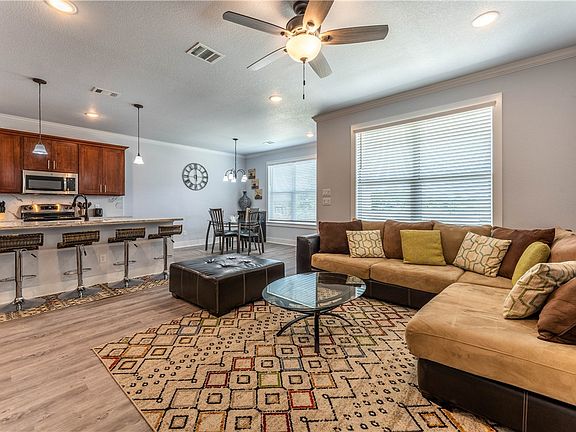 3rd image of 2113 Jax Dr