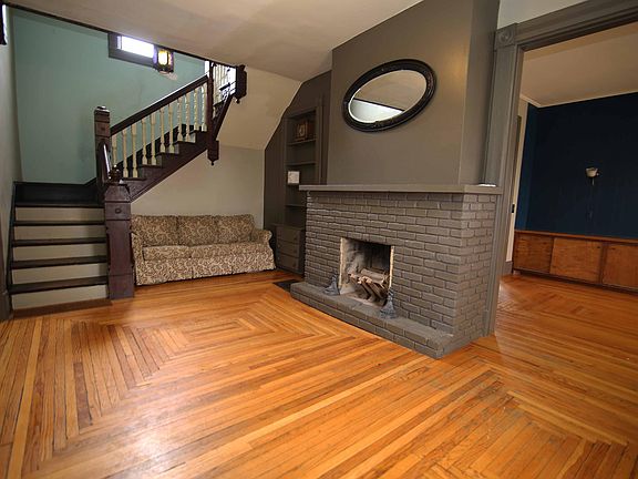 3rd image of 503 East St