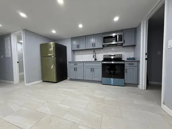 (undisclosed Address), Bronx, NY 10472