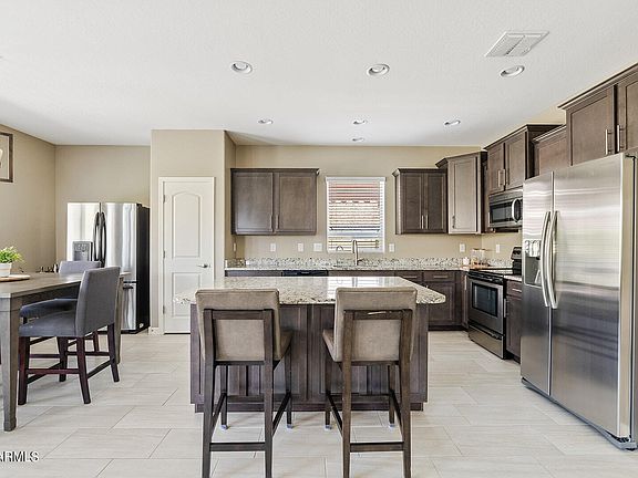 5th image of 1024 W INDIGO Street
