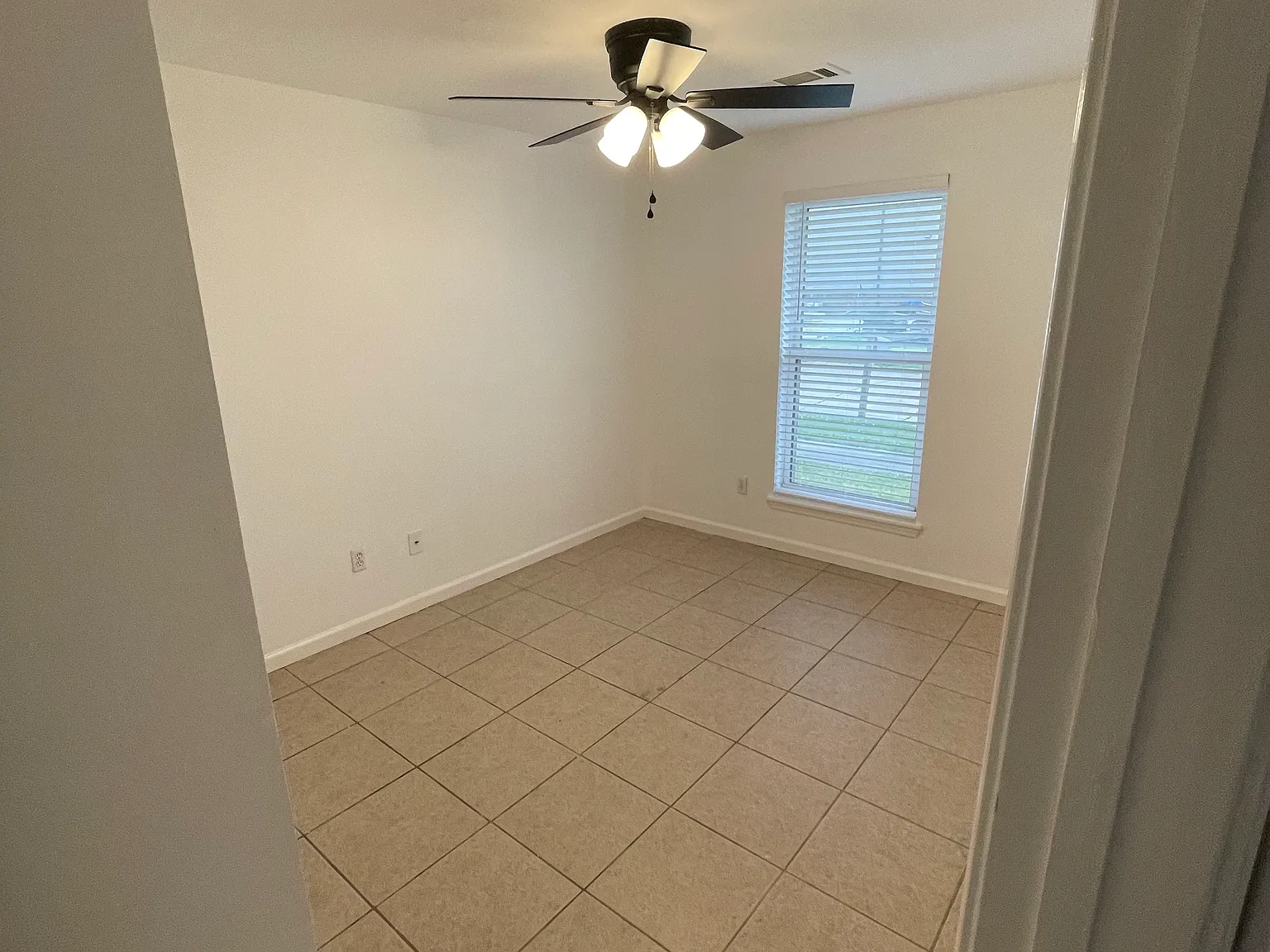 2 bed, $1,200 — Photo 3