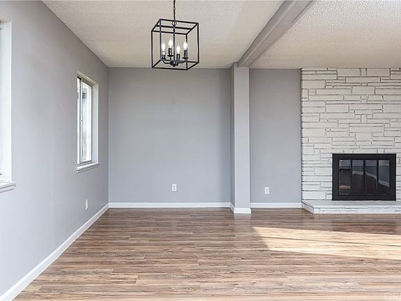 5th image of 44511 Lostwood Ave