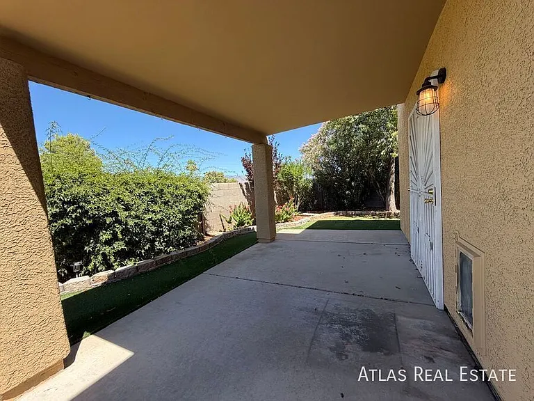 1925 S McConnell Dr — Photo 31