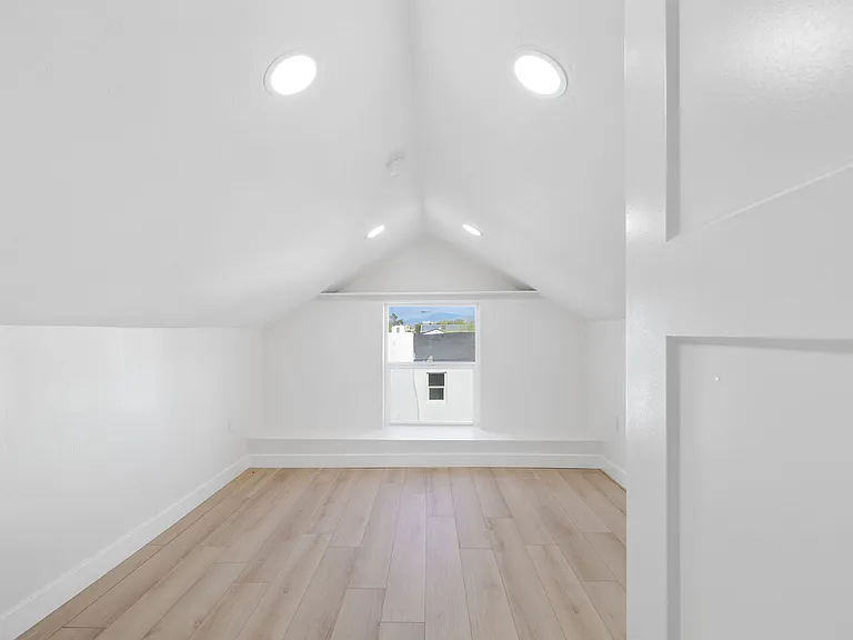 upper bedroom #4