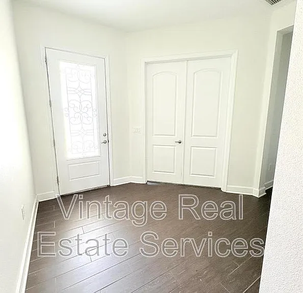 4645 Butler National Dr — Photo 2