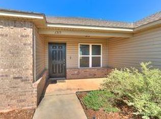 1315 S Grace Dr, Mustang, OK 73064