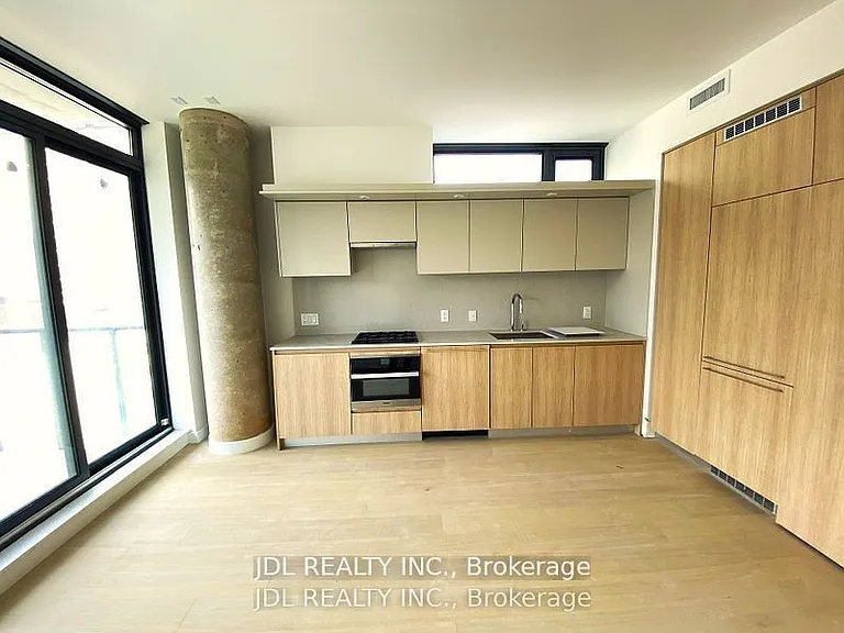 81 Wellesley St E #1007 — Photo 3