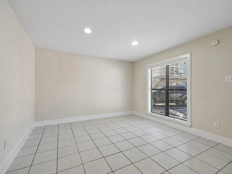 4300 Rosslyn — Photo 31