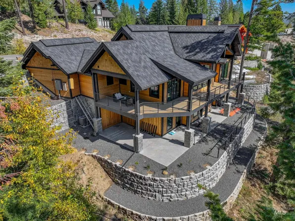 15 Veil Cave Ct, Donnelly, ID 83615