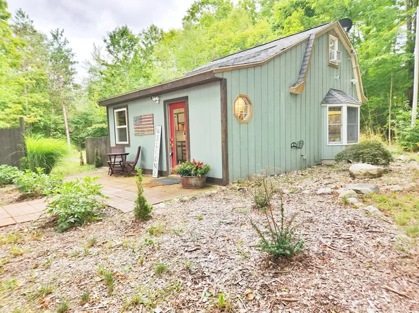 1120 N Meadowbrook Rd, White Cloud, MI 49349