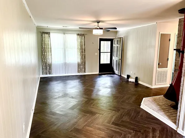 1108 Maryland Dr, Ladson, SC 29456