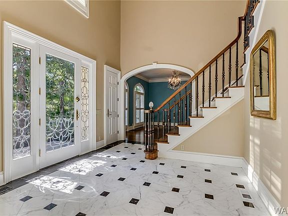 5th image of 1124 Crown Pointe Blvd