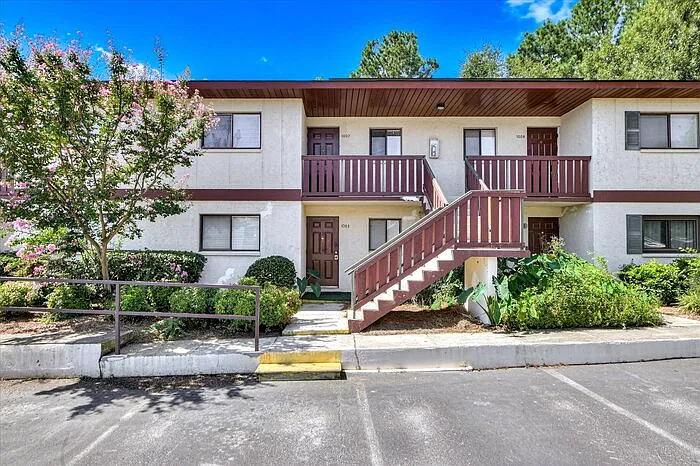2 bed, 2.0 bath, 850 sqft, $1,275 — Photo 1
