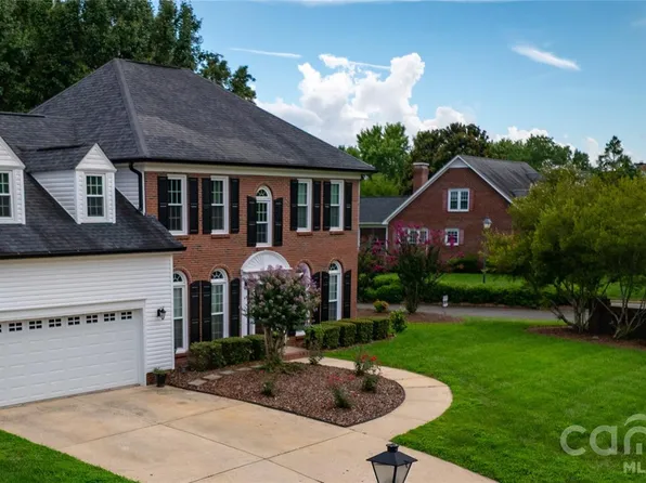 2605 Lamplighter Dr, Kannapolis, NC 28081