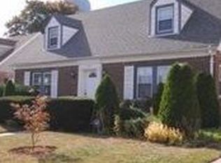183 Wellington Rd S, Garden City, NY 11530