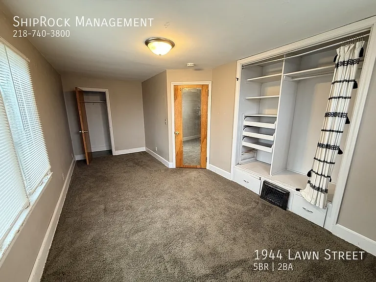 1944 Lawn St — Photo 20