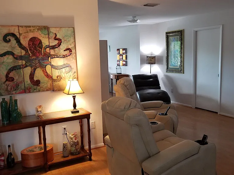 NEW PHOTOS COMING SOON.
OLD photo! Recently remodeled. Fully updates Kitchen/Bath and furniture.
