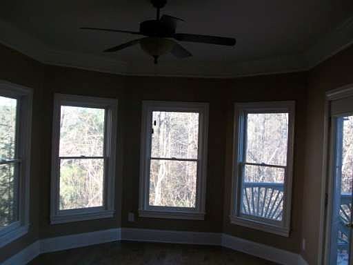 4th image of 307 Moss Ct