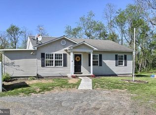 24 Rabbit Ln, Newville, PA 17241