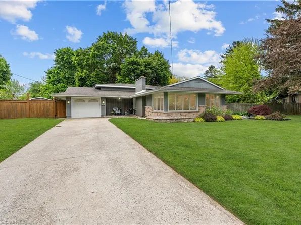 25 Bedford Park, Grimsby, ON L3M 2S1