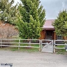4th image of 322 S Main St