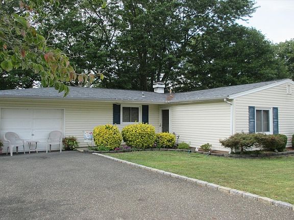 2nd image of 4 Carnegie Dr