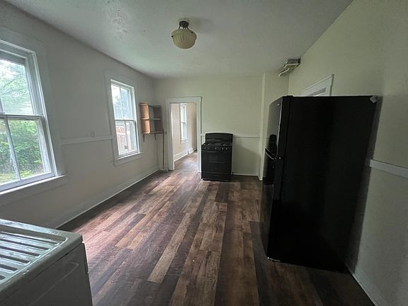 5th image of 3656 E 63rd St APT 2