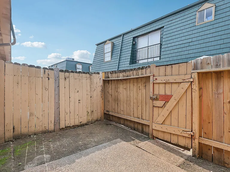 27-web-or-mls-6718 De Moss Dr Unit 256-S2102-013