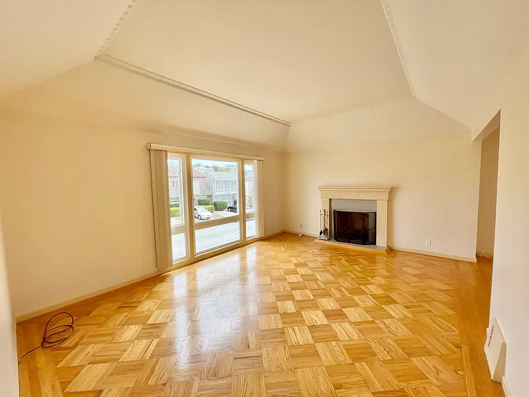 147 Forest View Dr — Photo 1