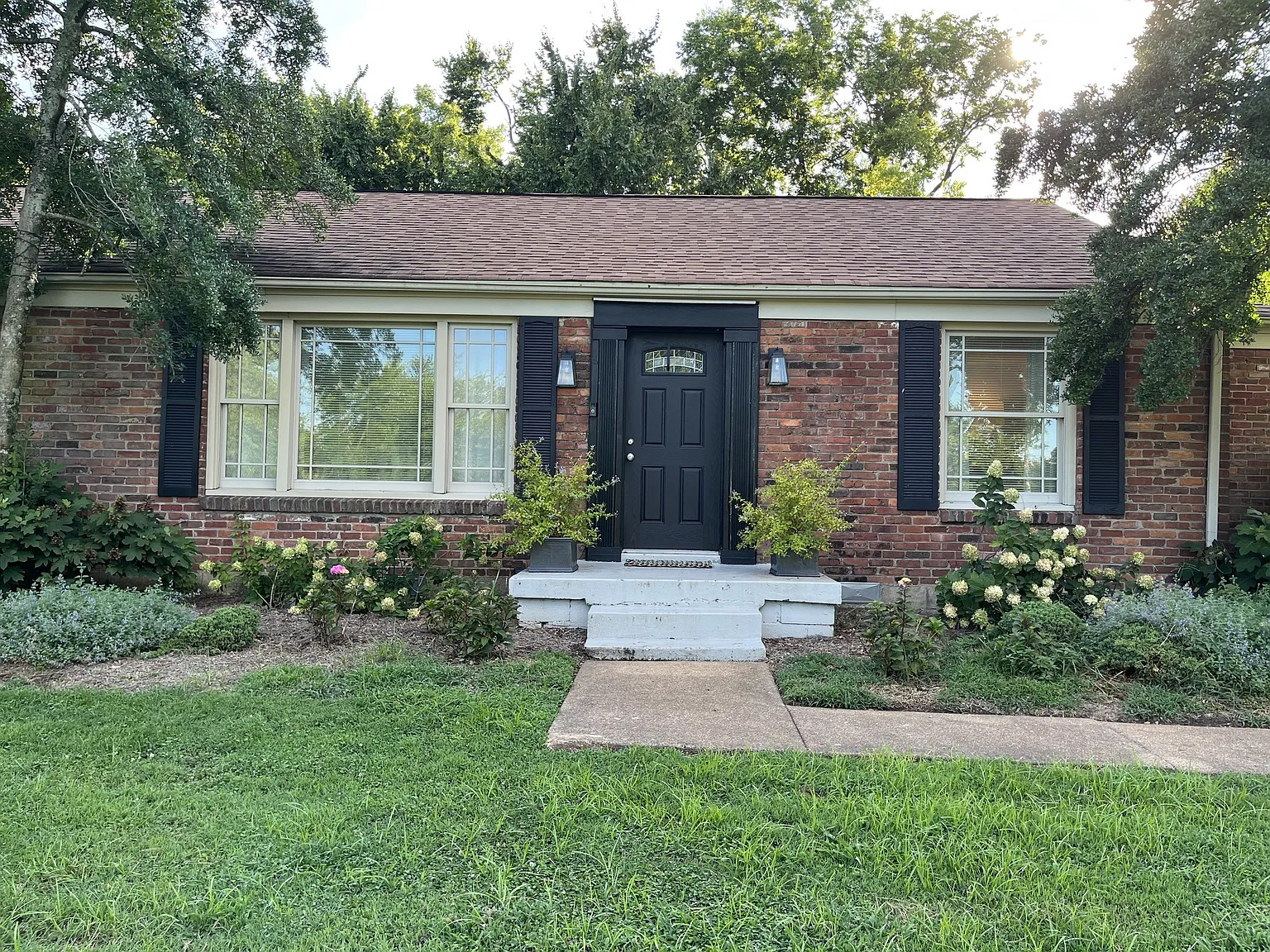 2 bed, 1400 sqft, $2,500 — Photo 2