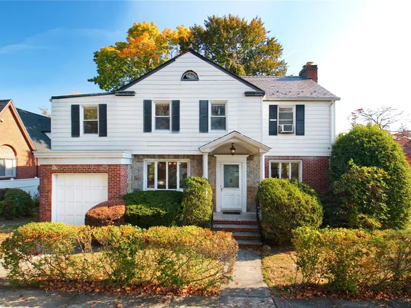 48-51 193rd Street, Fresh Meadows, NY 11365