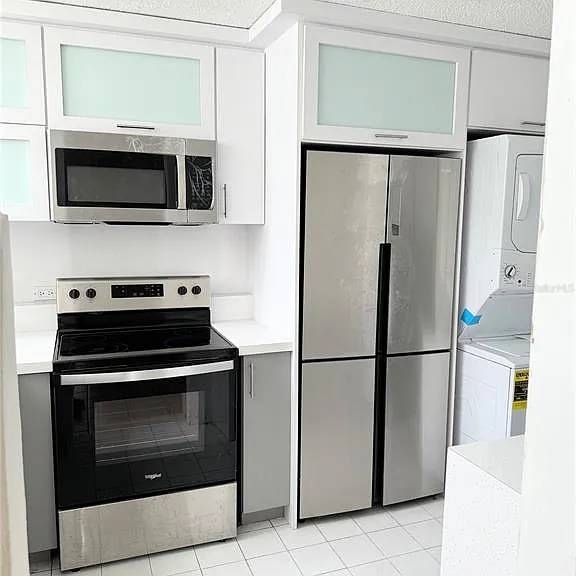 GARDEN HILLS PLAZA I Luis Vigoreaux Avenue #105 — Photo 3