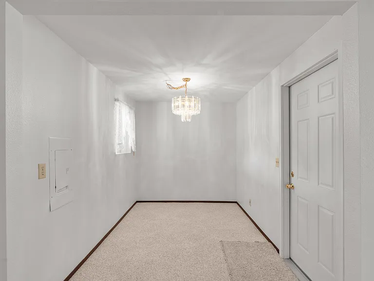 630 Bender Ln — Photo 10