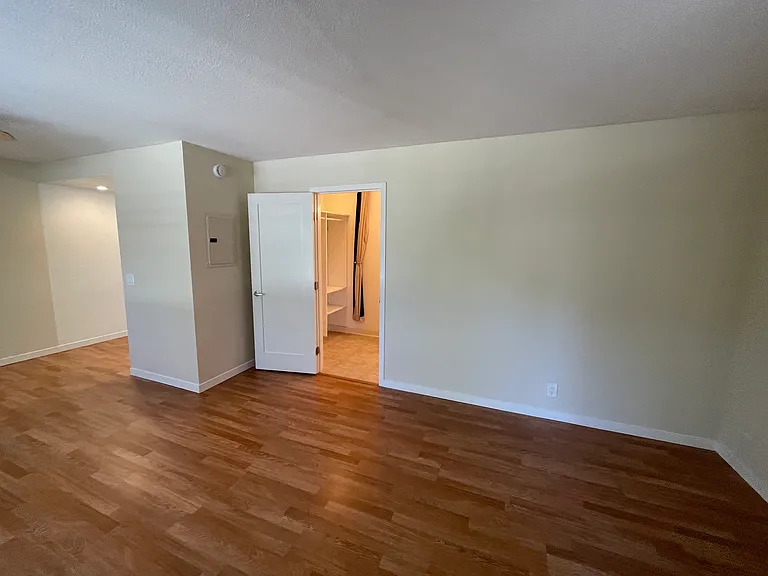 630 Taylor Ct #23 — Photo 2