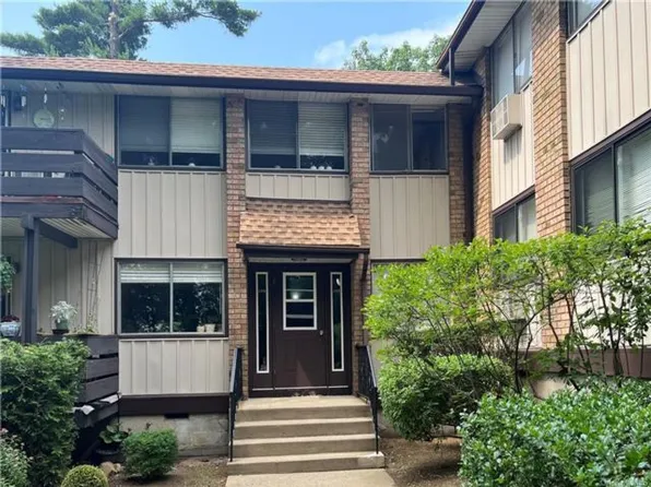 108 Sierra Vista Ln, Valley Cottage, NY 10989