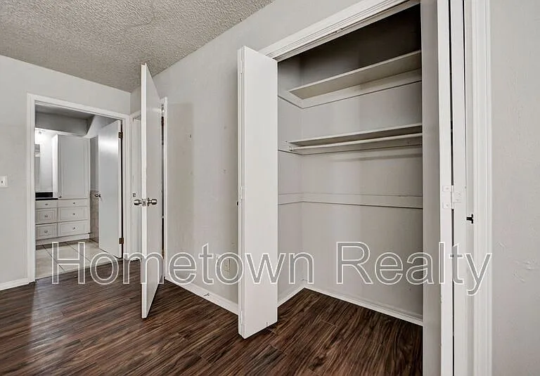 605 W Clarke St — Photo 27
