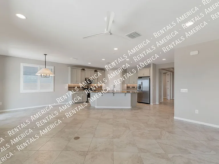 7631 W Laurel Ln — Photo 18