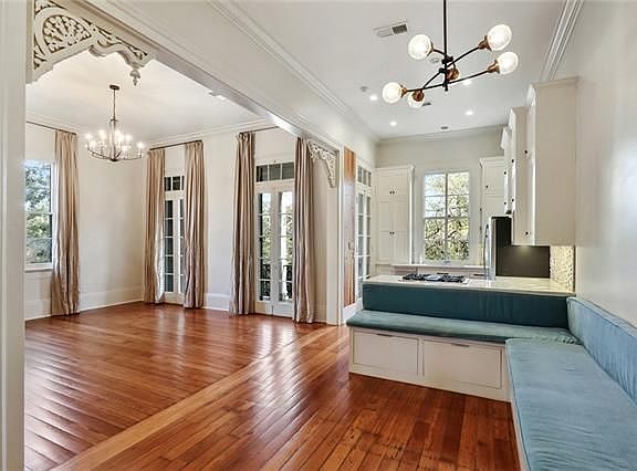 5th image of 3025 Prytania St