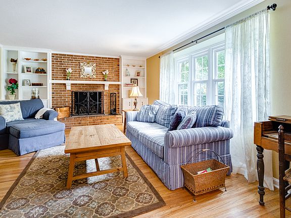 5th image of 108 Deerfield Dr