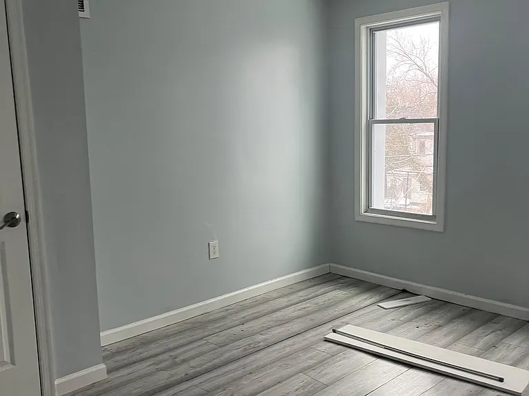 625 Cator Ave — Photo 6