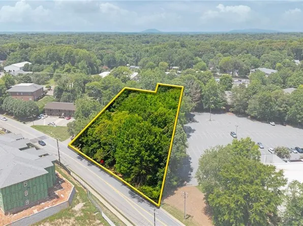 4105 Old Vineyard Rd, Winston Salem, NC 27104