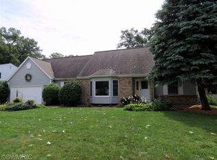 16128 Harbor View Dr, Spring Lake, MI 49456