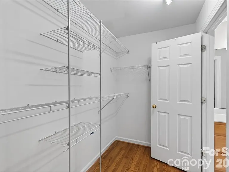 11005 Chilcomb Ct — Photo 43