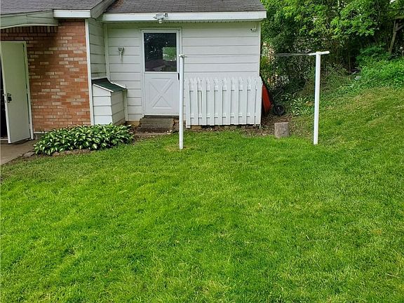 3rd image of 2834 Davison Ave
