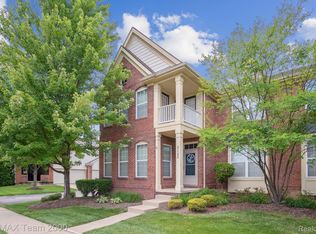 51195 Sleepy Hollow Ln, Canton, MI 48188